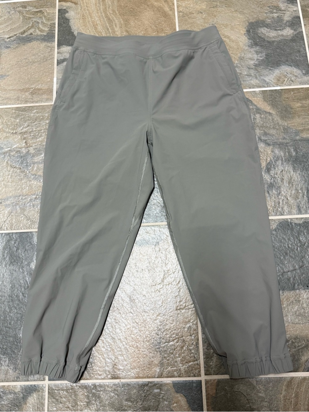 Lululemon Adapted State Cropped Jogger 10